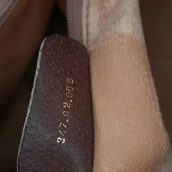 Gucci Monogram Canvas Tote Bag - Picture 9 of 13